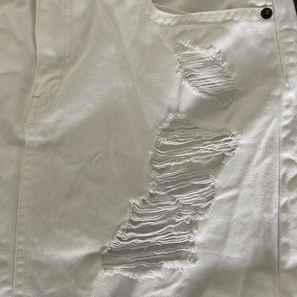 White ripped jean skirt. Size medium. Barely worn - Picture 2 of 5